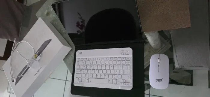 Vendo tablet Samsung Fe + 13.1 5G + Com caneta 