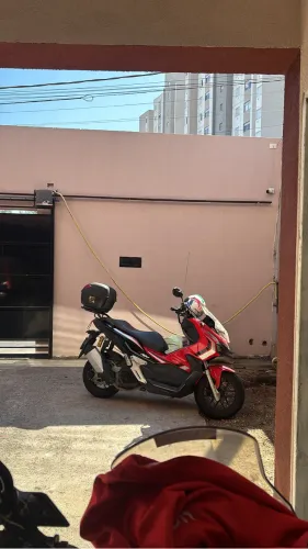 Vendo Honda adv150 único dono aceito troca por outra moto menor valor até 10 mil 