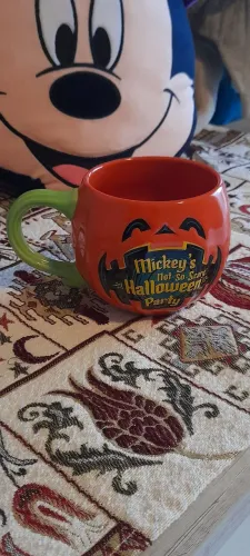 Caneca de Halloween do Magic Kingdom 2024 - Disney Store