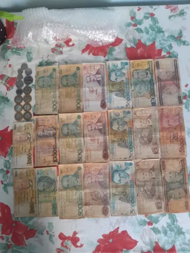 Notas e moedas cruzeiro e cruzado