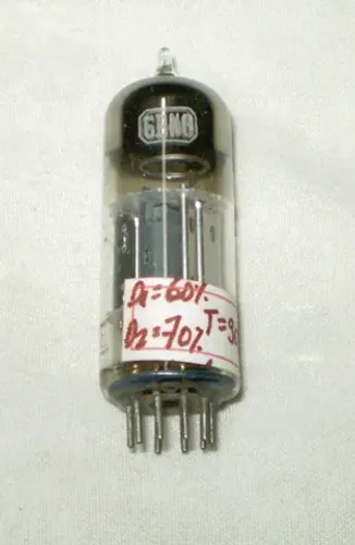 Válvula eletrônica antiga tipo 6BN8.- Cód. 565 -