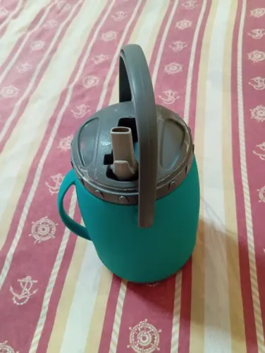 Garrafa de água com canudo Isotérmic