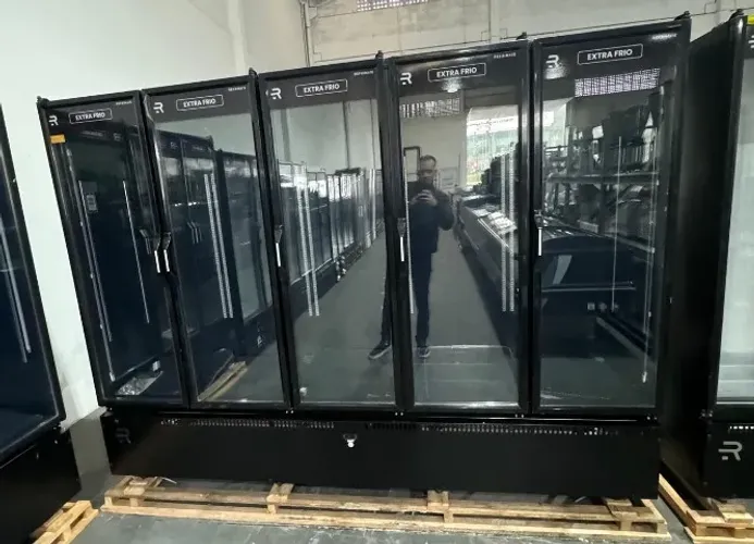 Auto Serviço Vanguard Extra Frio 5 Porta Total Preto