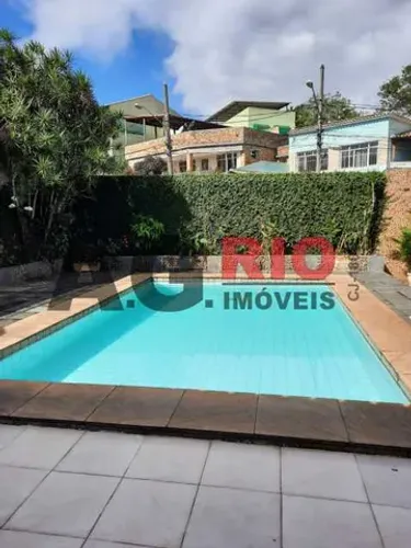 CASA EM CONDOMÍNIO FECHADO - RUA ITANHAÉM VILA VALQUEIRE