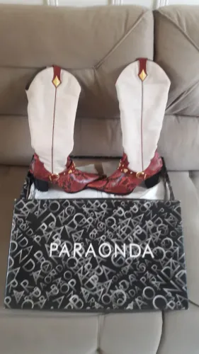 Bota de couro cano longo paraonda feminino