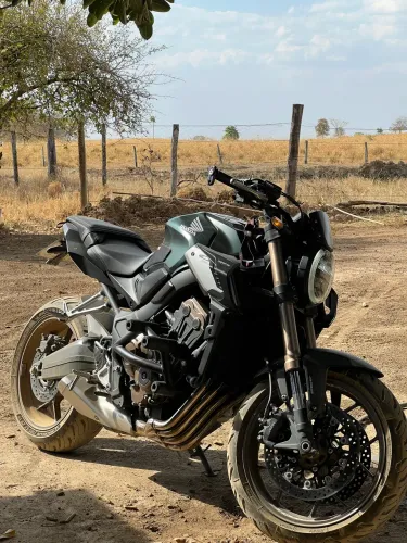 Honda Cb 650r Linda e equipada !!!