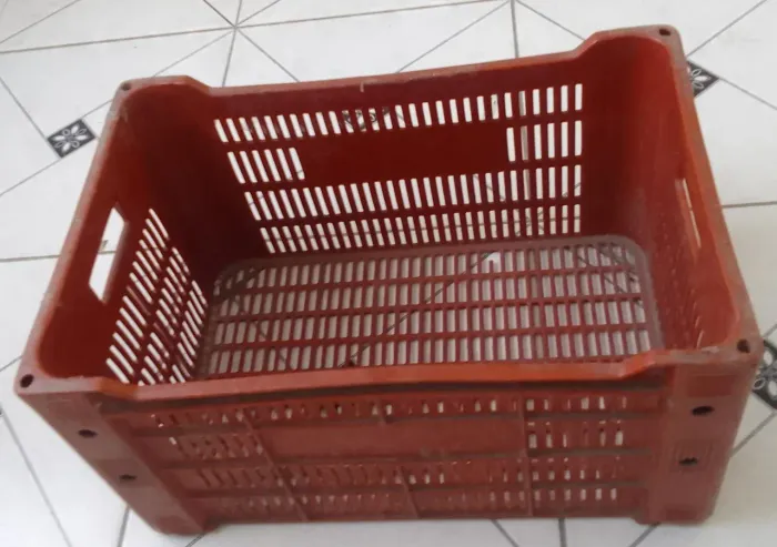 Caixa plástica mercado