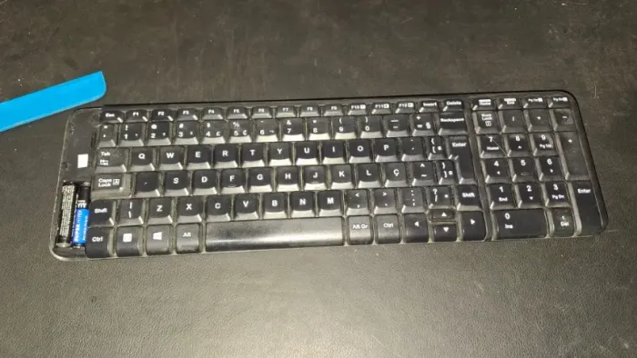 Teclado Sem Fio Compacto Logitech K230 na Caixa (sem adaptador)