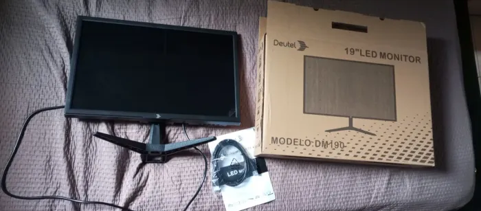 Monitor LED 19'' Deutel DM190