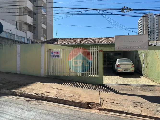 CASA COMERCIAL A VENDA NO BAIRRO BOSQUE DA SAÚDE. codigo: 130933