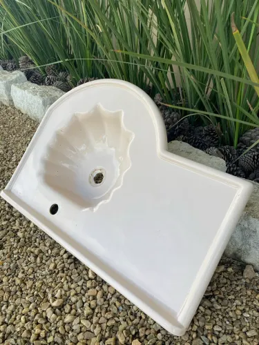 Lavabo / Pia de banheiro antiga