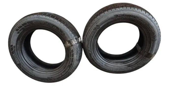 Par Pneus 215/65/R16 Pirelli Carrier Usado (30)