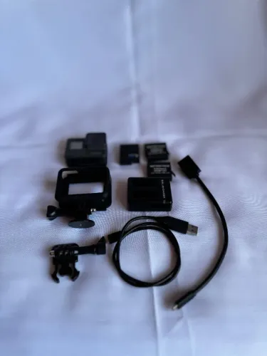 GoPro Hero 5 Black + Acessórios