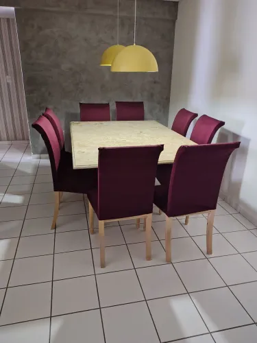 Mesa em mármore