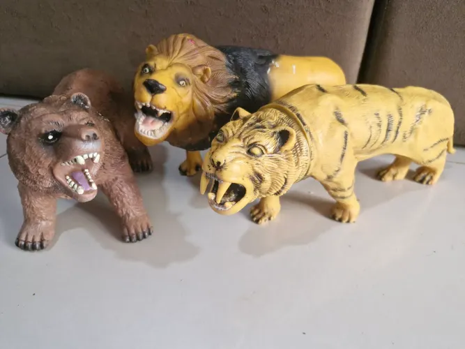 Antigas Miniaturas Leão e Tigre antigos de borracha Roto Brink + Urso Parda com som