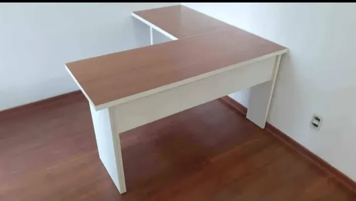 MESA EM  L 2 PARTES NOVA. MARCENARIA PRÓPRIA 