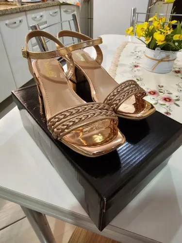 Sandália Dourada Numero 37 Feminina