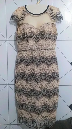 Vestido de festa em renda