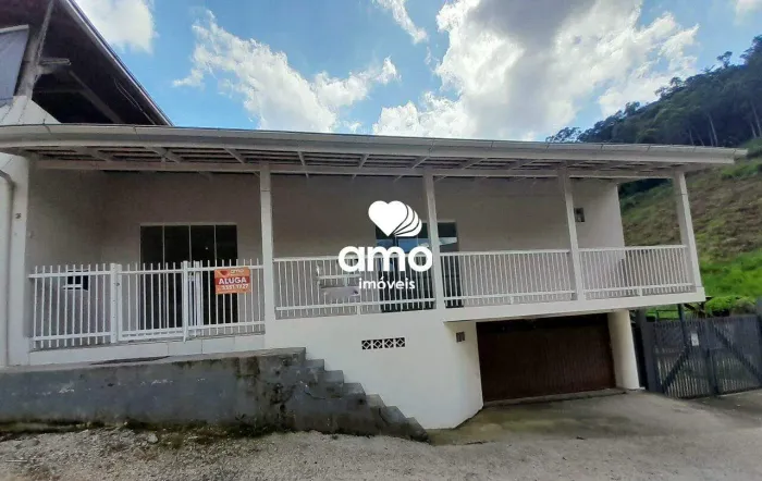 Casa para venda no bairro Primeiro de Maio em Brusque