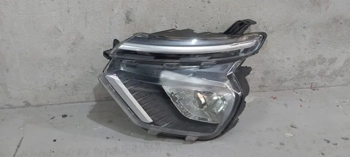 Farol sem led esquerdo Citroen c3 2022 à 2025