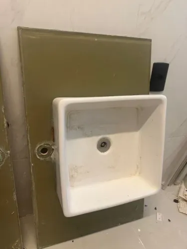 Duas cubas  com bases em vidro