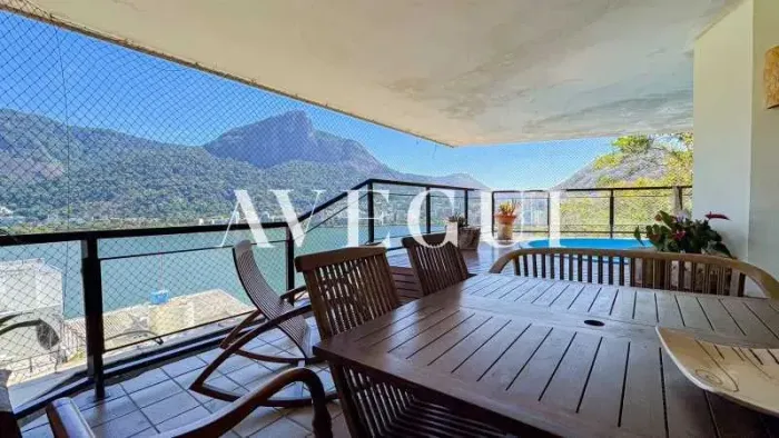 Apartamento de 4 quartos na Lagoa, com piscina privativa e vista deslumbrante