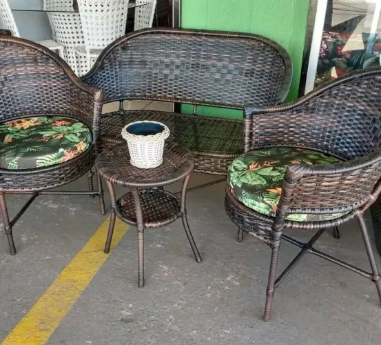 Conjunto de Sofá e Poltronas em Vime