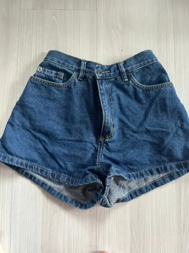 Short jeans