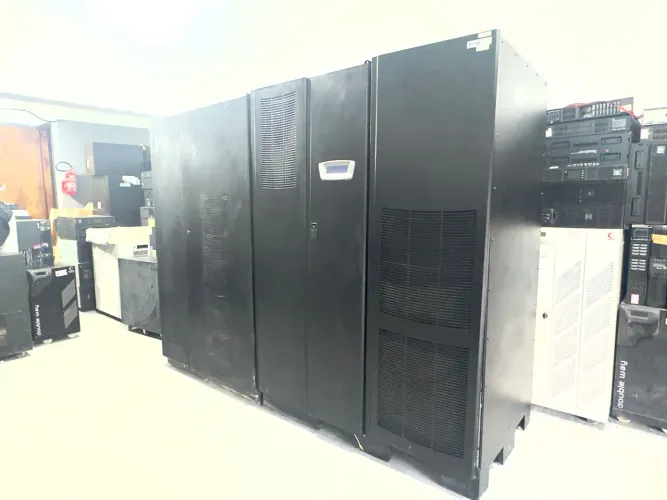 Nobreak Elton 9395 trifásico 275 kVA 