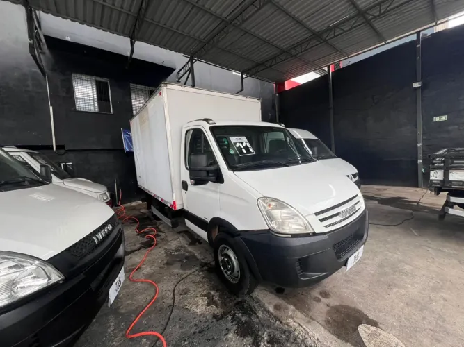 Iveco Daily 35s14 2011 novíssima 