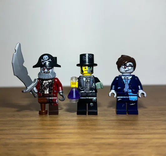 Lego Minifigures monstros