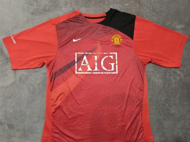 Camisa Oficial Manchester United (Inglaterra) Nike 2008-2009 Treino, tamanho M (50x70cm).
