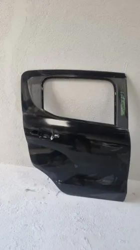 Porta traseira direita Fiat Mobi 2017/2024 Original