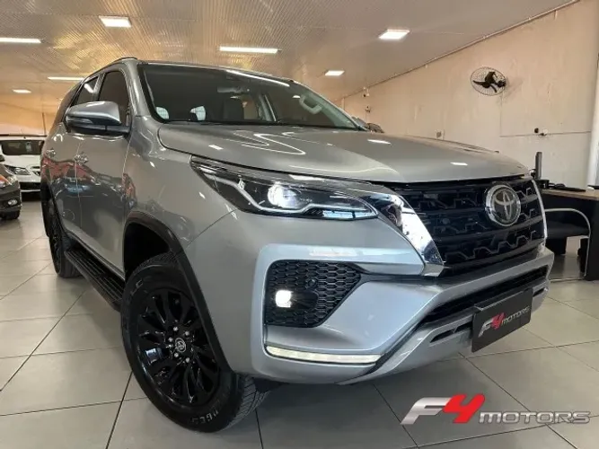 Toyota Hilux SW4 SRX 4X4 2.8 TDI 16V Dies. Aut. 2021