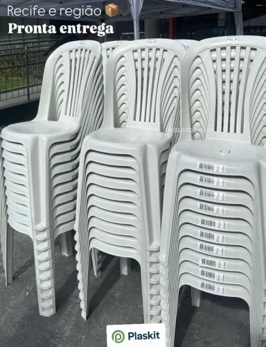 Cadeira de plástico 
