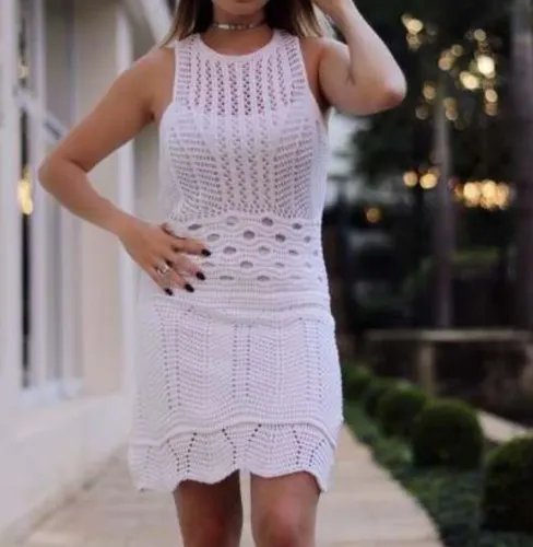 Vestido de tricô ano novo tamanho M forma pequena