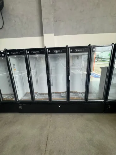 Auto serviço extra frio 5 portas frios e laticinios nova Refrimate