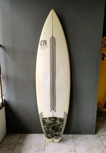 Prancha 5'11" / 32 L. Epóxi 