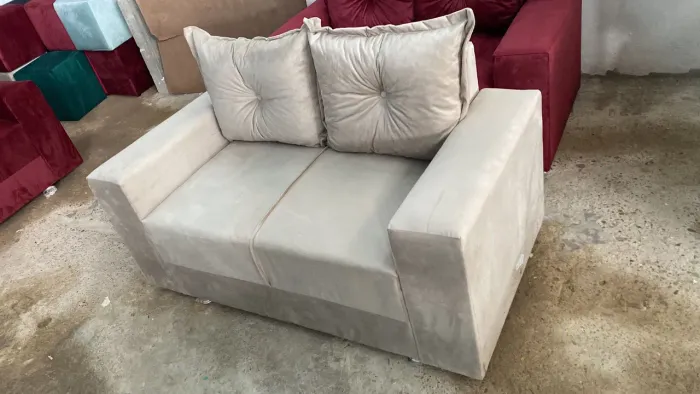 Sofá 2 Lugares com Puff de brinde 