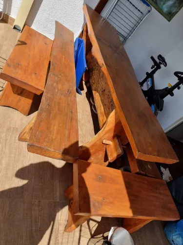 Vendo linda mesa de madeira rustica 