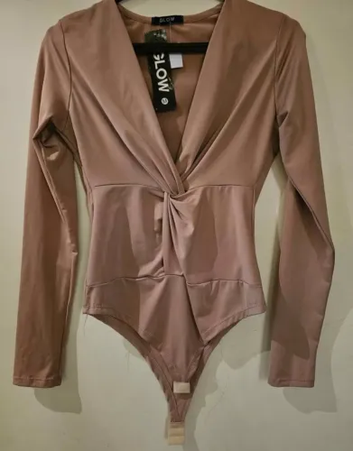 Body NOVO Marca Glow Tamanho M c etiqueta