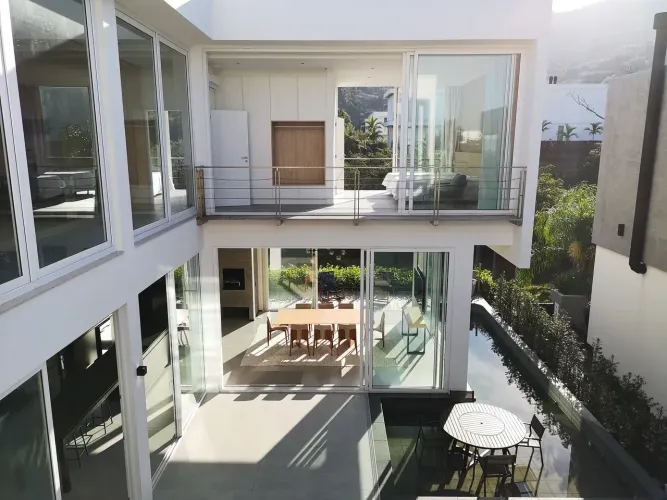 Casa de condomínio para venda possui 612 metros quadrados com 4 quartos