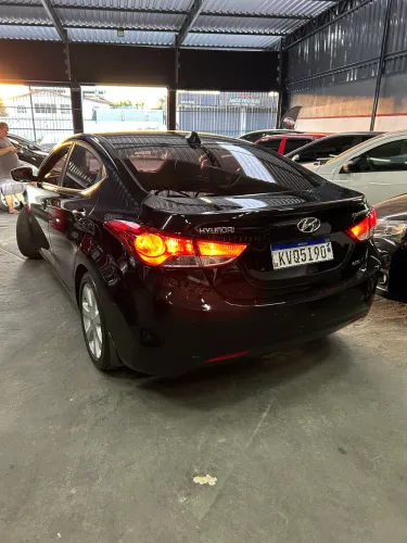 Hyundai Elantra GLS 1.8 16V Aut. 2012