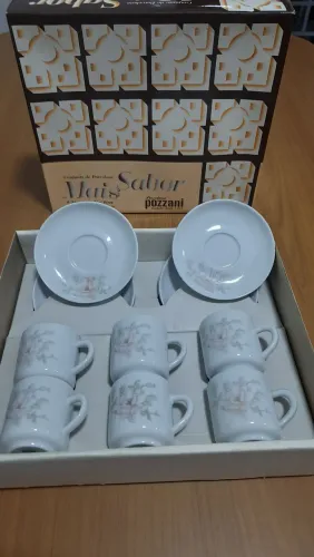 6 xicaras e pires de café porcelanas Pozzani na caixa