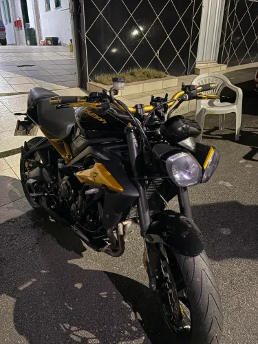 Triumph street triple
