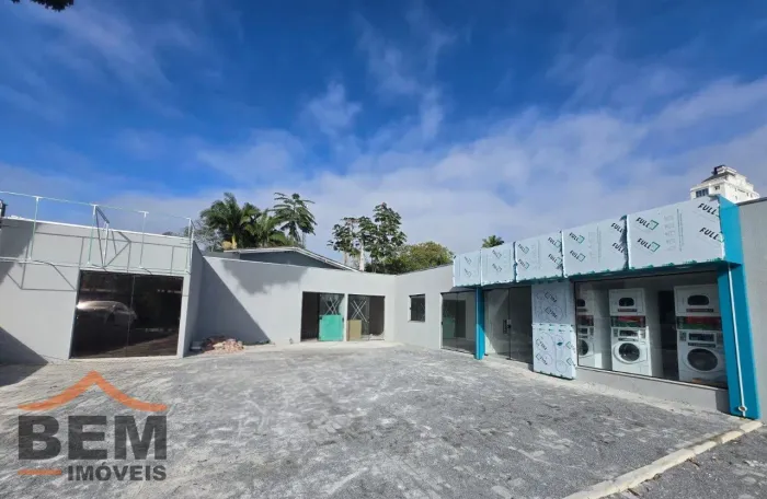 Sala Comercial para Aluguel no Centro de Camboriú
