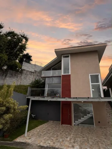 Sobrado Alto Padrão | 276 m² | 4 Dormitórios | Condomínio Terra de São Fernando