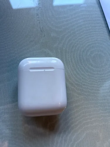 Airpods usado com leve defeito no volume(funciona normalmente)