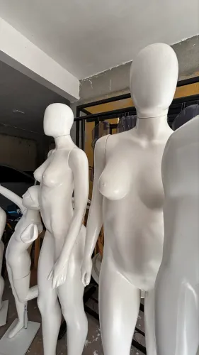 Manequins