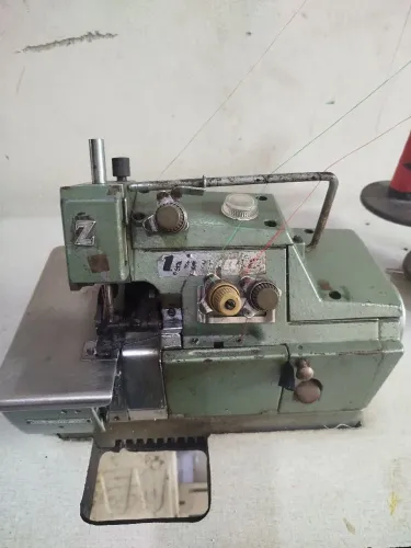 máquina de costura industrial overloque